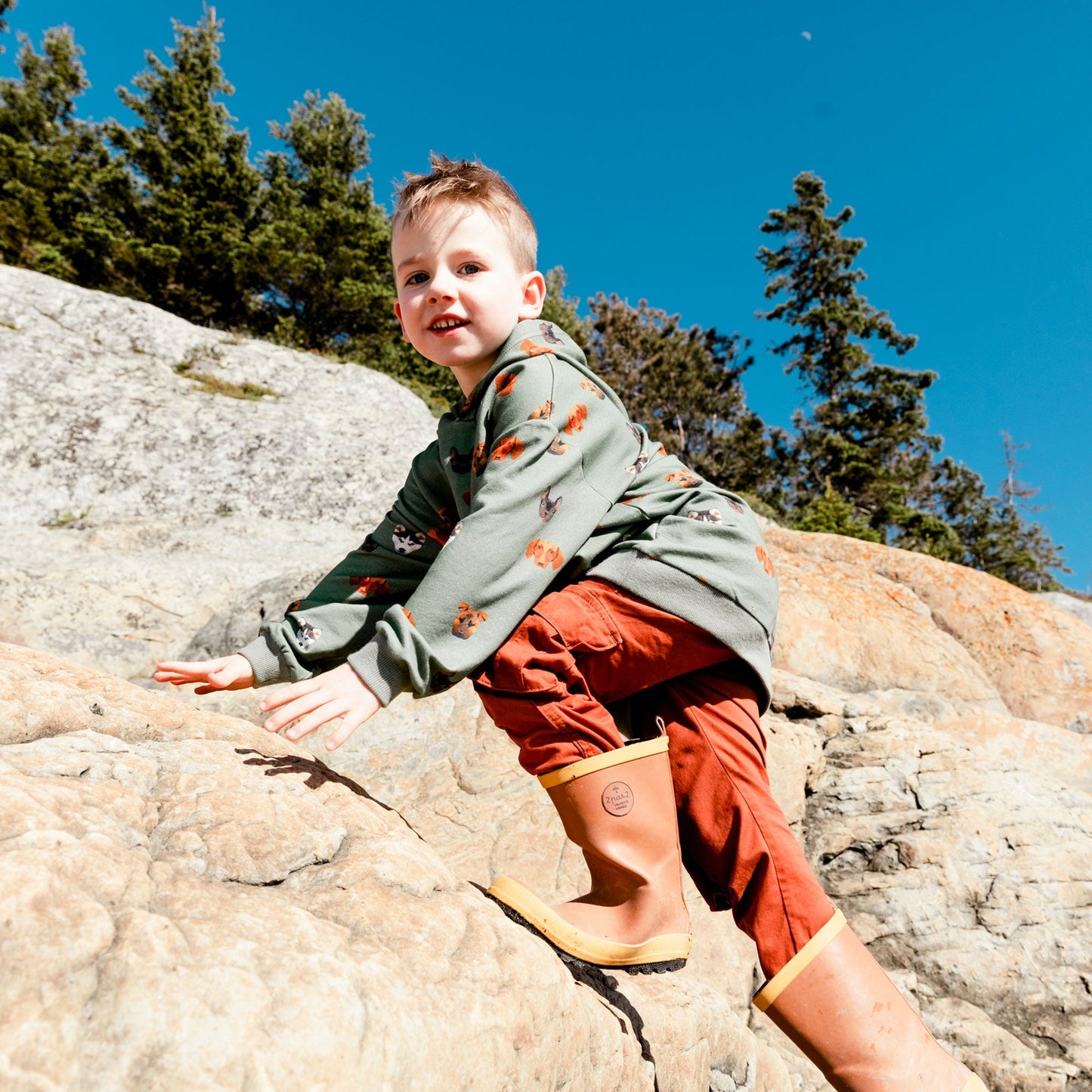 Flap cargo pockets make our Stretch Twill Jogger Orange-Brown the pant he'll want to wear every single day. Soft and comfortable in a stretch cotton/elastane blend.  These jogger pants feature an elastic waistband, scoop front pockets, and elastic ankles. Mix and match with tee shirts, hoodies, or sweaters to create a variety of different looks.